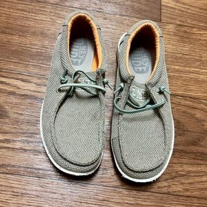 Hey Dude kid’s Loafers